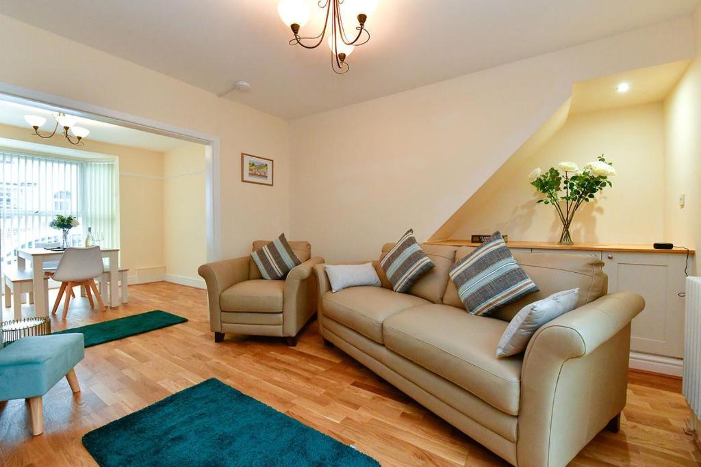 Just Stay Wales - Castle Square Cottage, Mumbles ภายนอก รูปภาพ