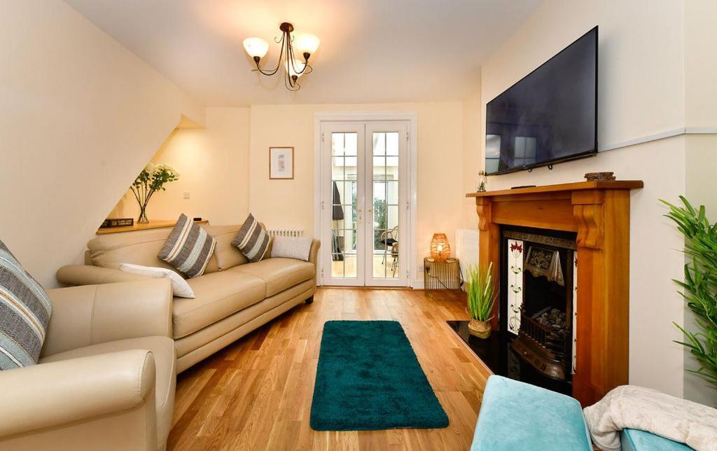 Just Stay Wales - Castle Square Cottage, Mumbles ภายนอก รูปภาพ