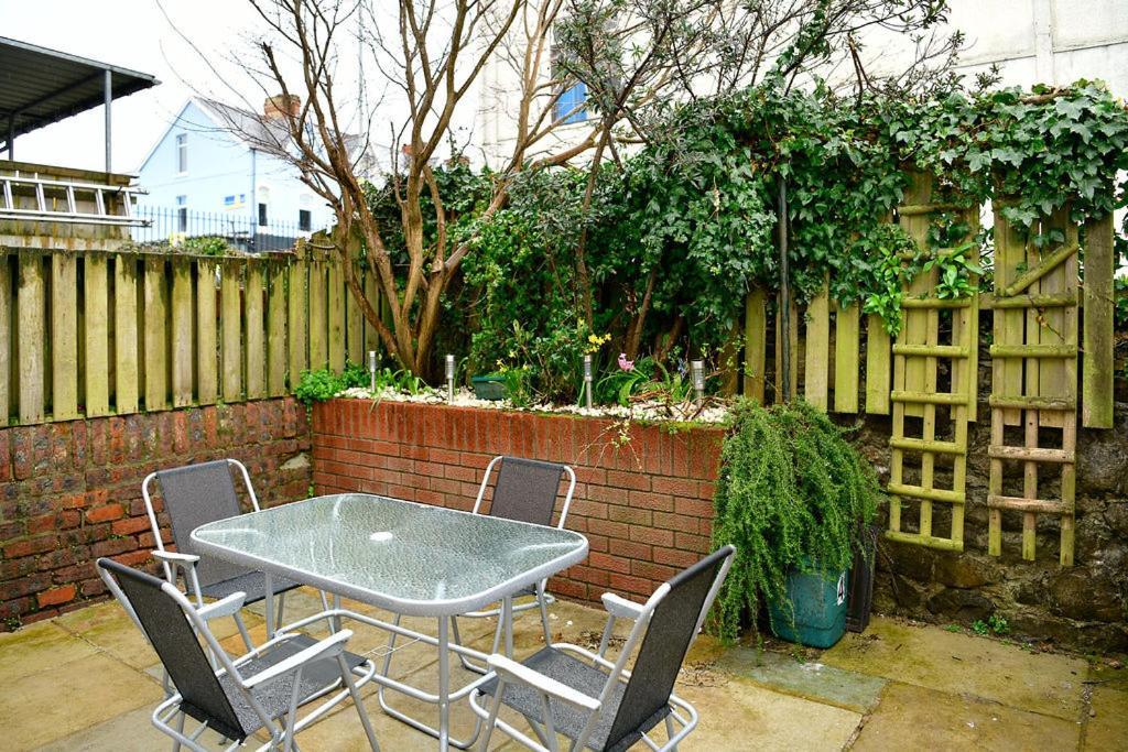 Just Stay Wales - Castle Square Cottage, Mumbles ภายนอก รูปภาพ